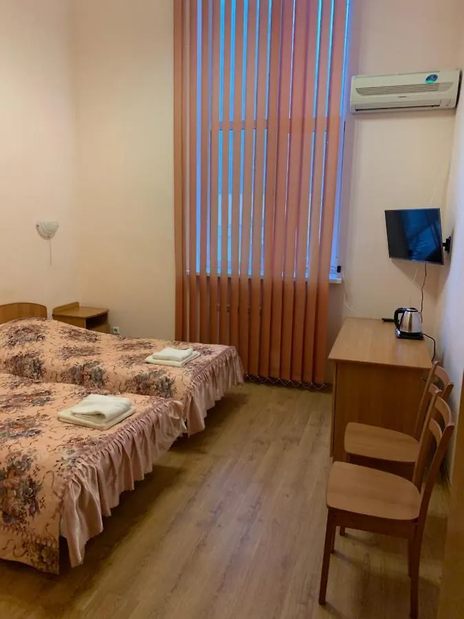 מלון קייב Inn On Zhytomyrska